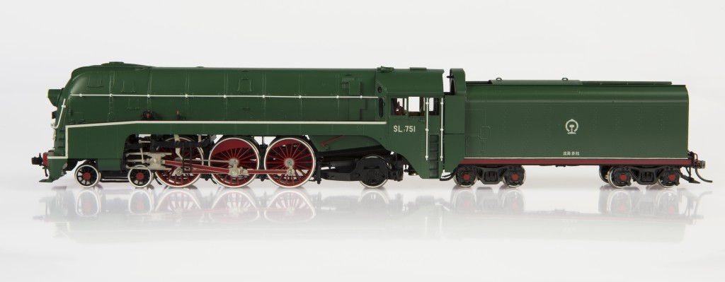 SL7 Streamlined Steam Locomotive HO-002/2
