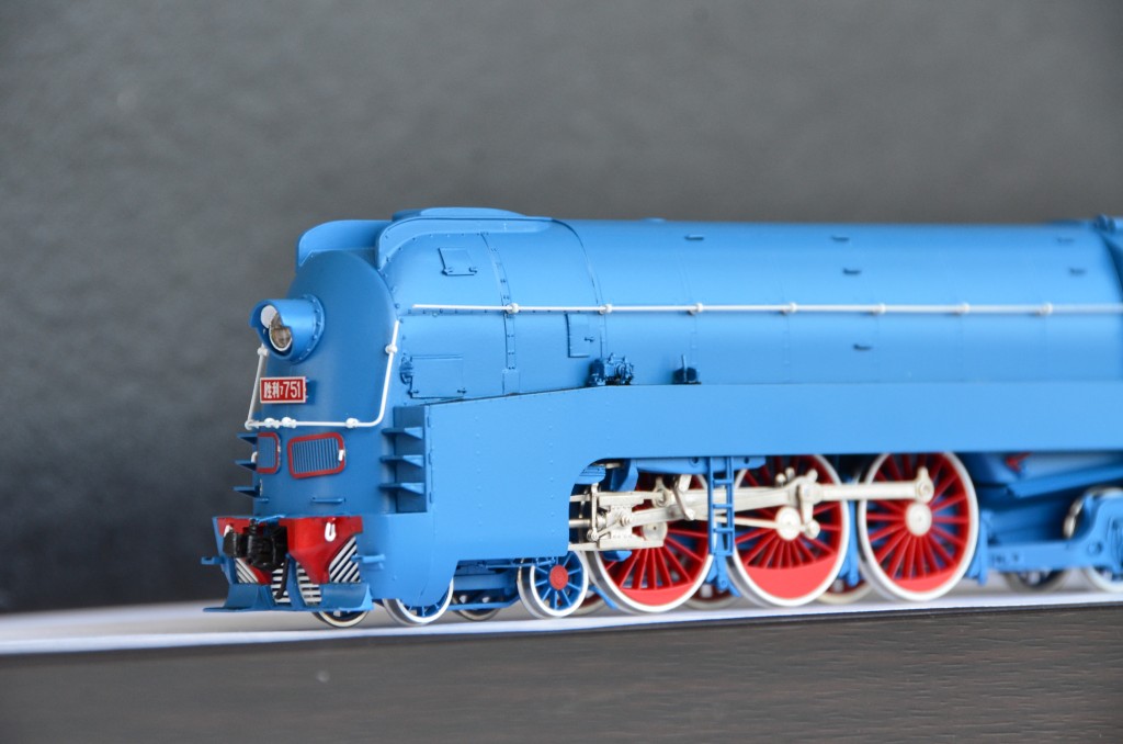 SL7 Streamlined Steam Locomotive HO-002/5