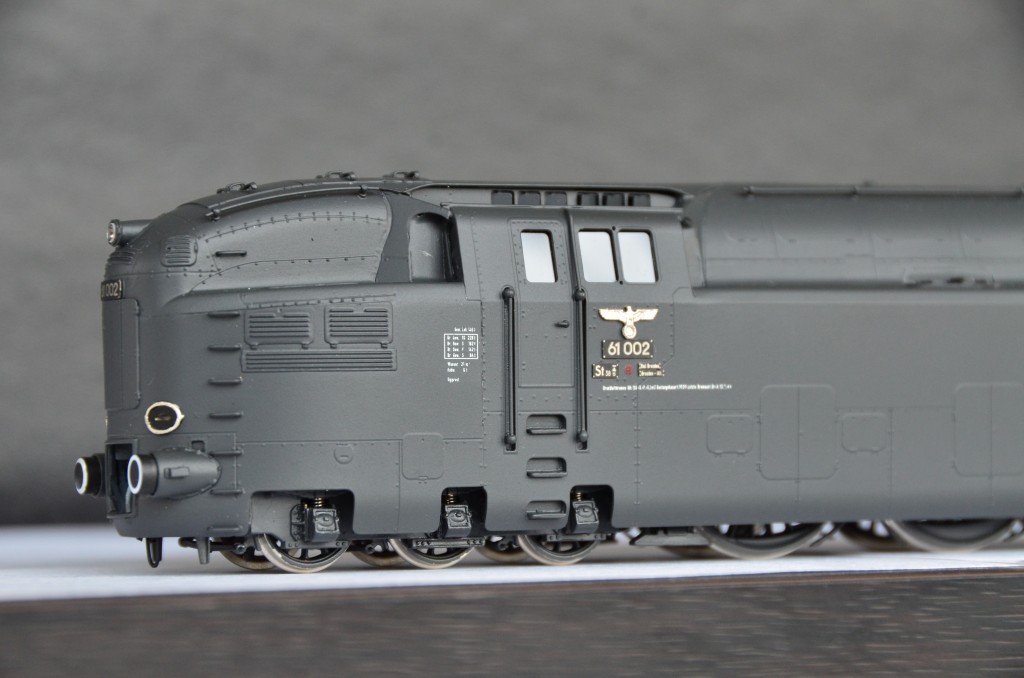 DRB BR 61 002 Streamlined Steam Locomotive<br/>HO-006/4