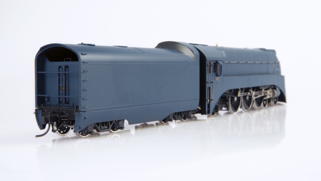 Pashina 981 Streamlined Steam Locomotive HO-016