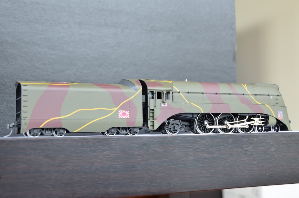 Pashina 981 Streamlined Steam Locomotive HO-016/4