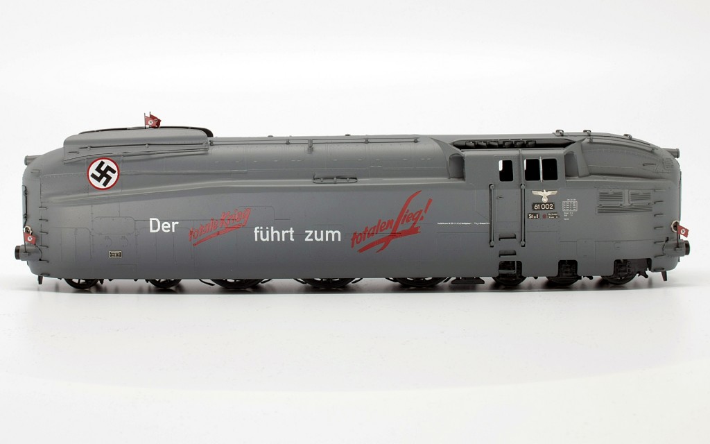 DRB BR 61 002 Streamlined Steam Locomotive<br/>HO-006/6