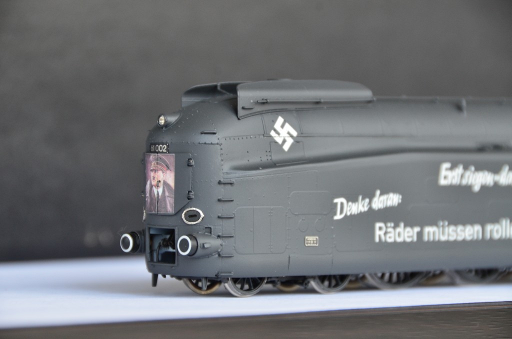DRB BR 61 002 Streamlined Steam Locomotive<br/>HO-006/7