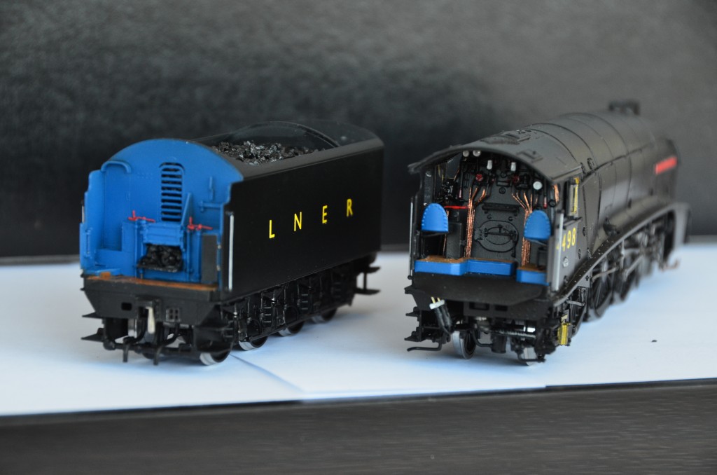 LNER 4498 A4 Sir Nigel Gresley Steam Locomotive HO-032/2