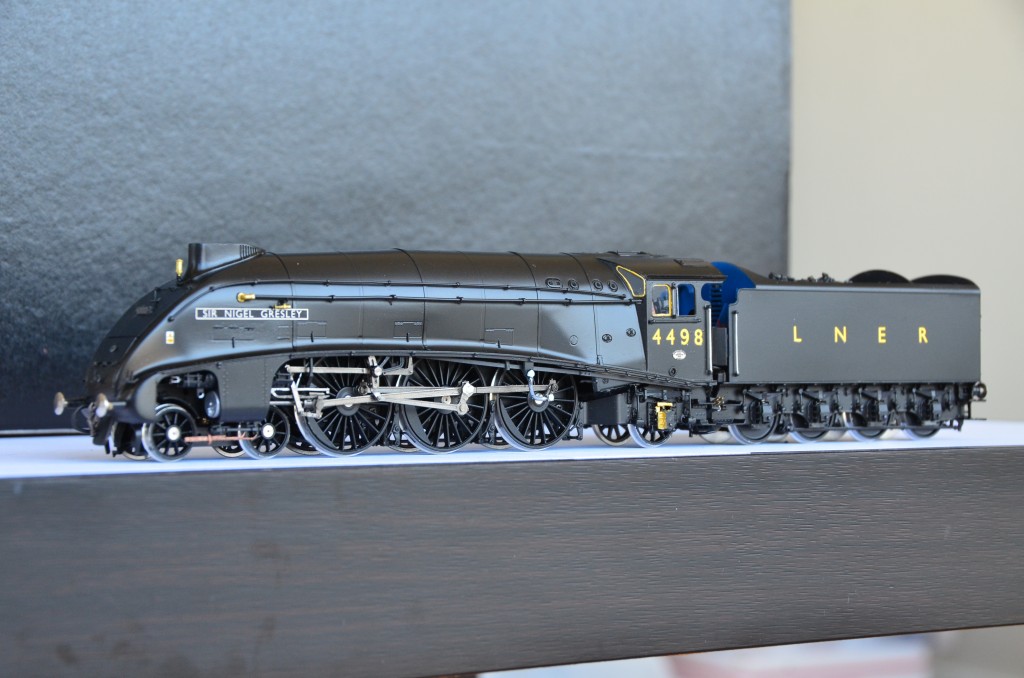 LNER 60007 A4 Sir Nigel Gresley Steam Locomotive HO-032/1